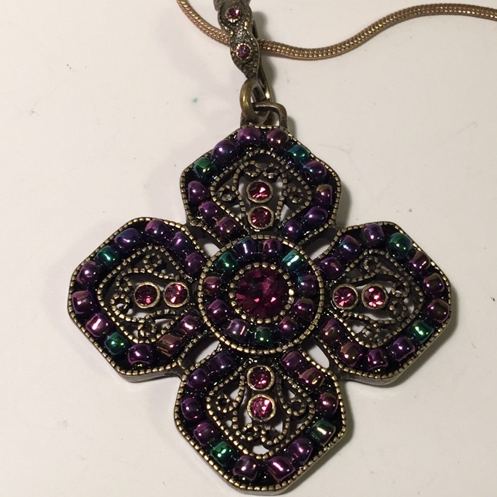 NIB: Premiere Designs rhinestone necklace